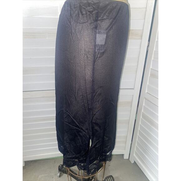 Vintage Private Treasures By Avon Black Nylon/Lace Half Slip Size Small - Picture 2 of 6